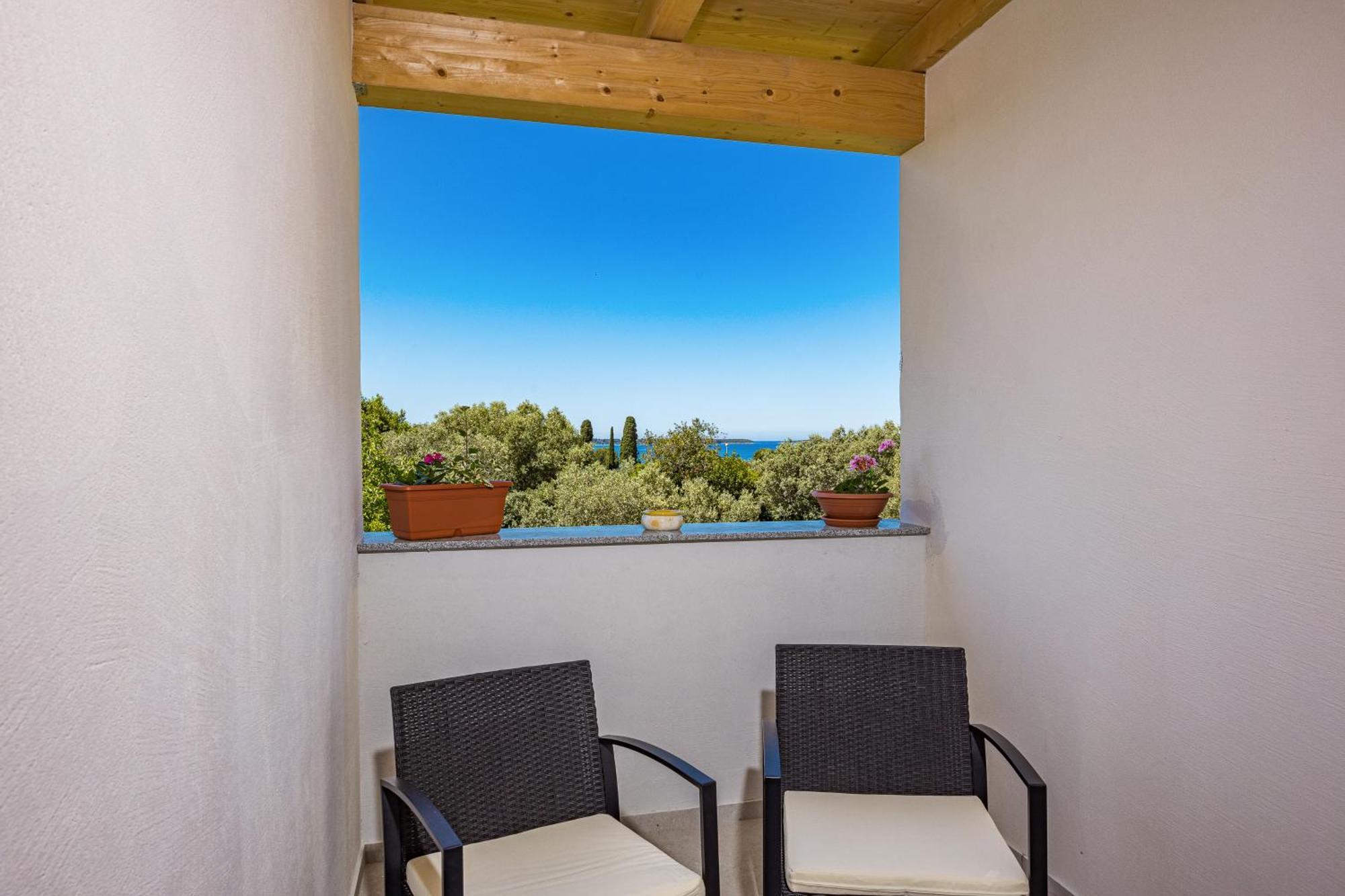 Apartment Nenad - Amazing Sea View ! Only 500 Meters From The Beach ! Fažana Esterno foto